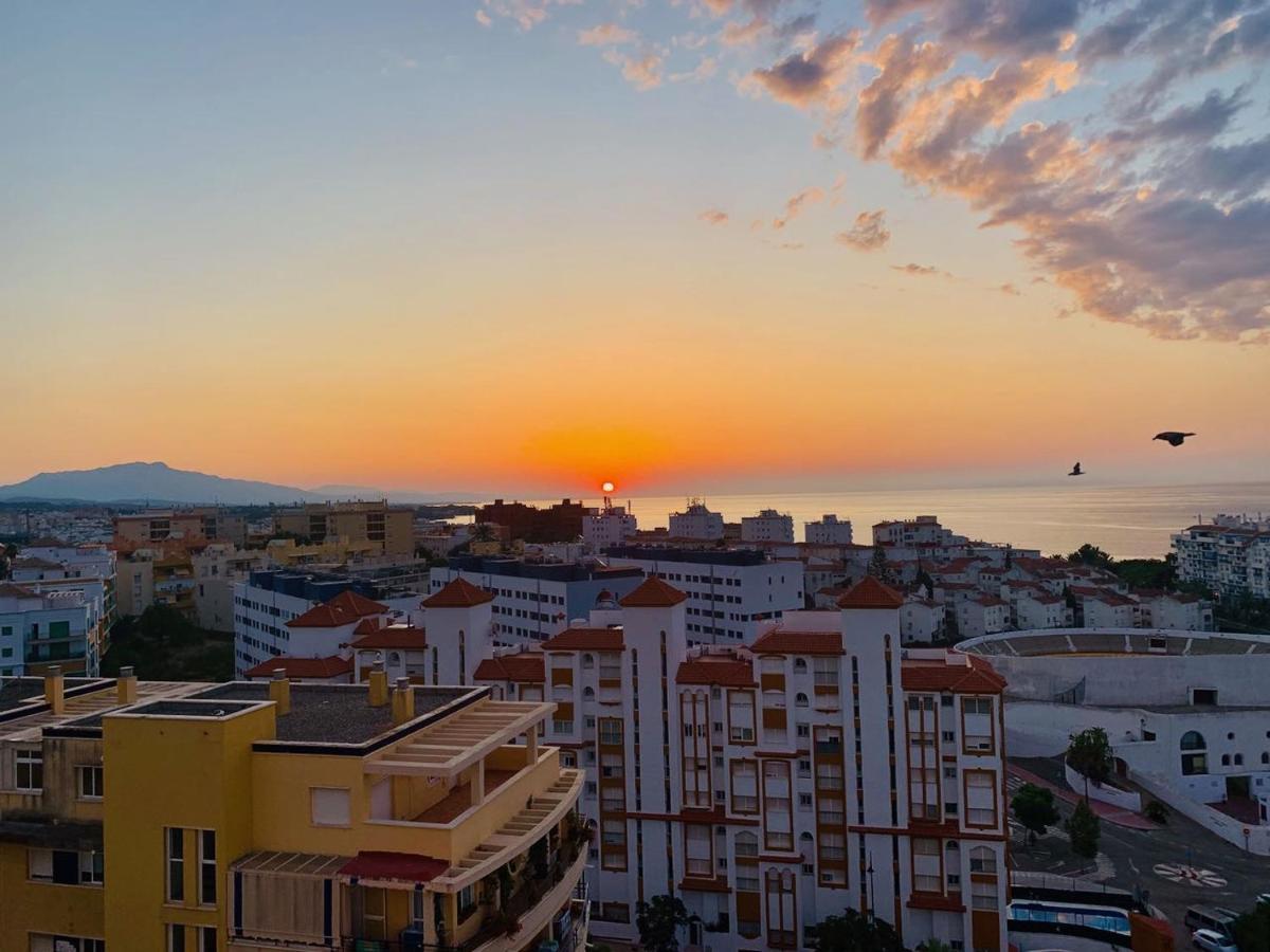 Penthouse Mit Private Dachterrasse Und Blick Auf Das Meer, Berge ,Hafen Эстепона Экстерьер фото